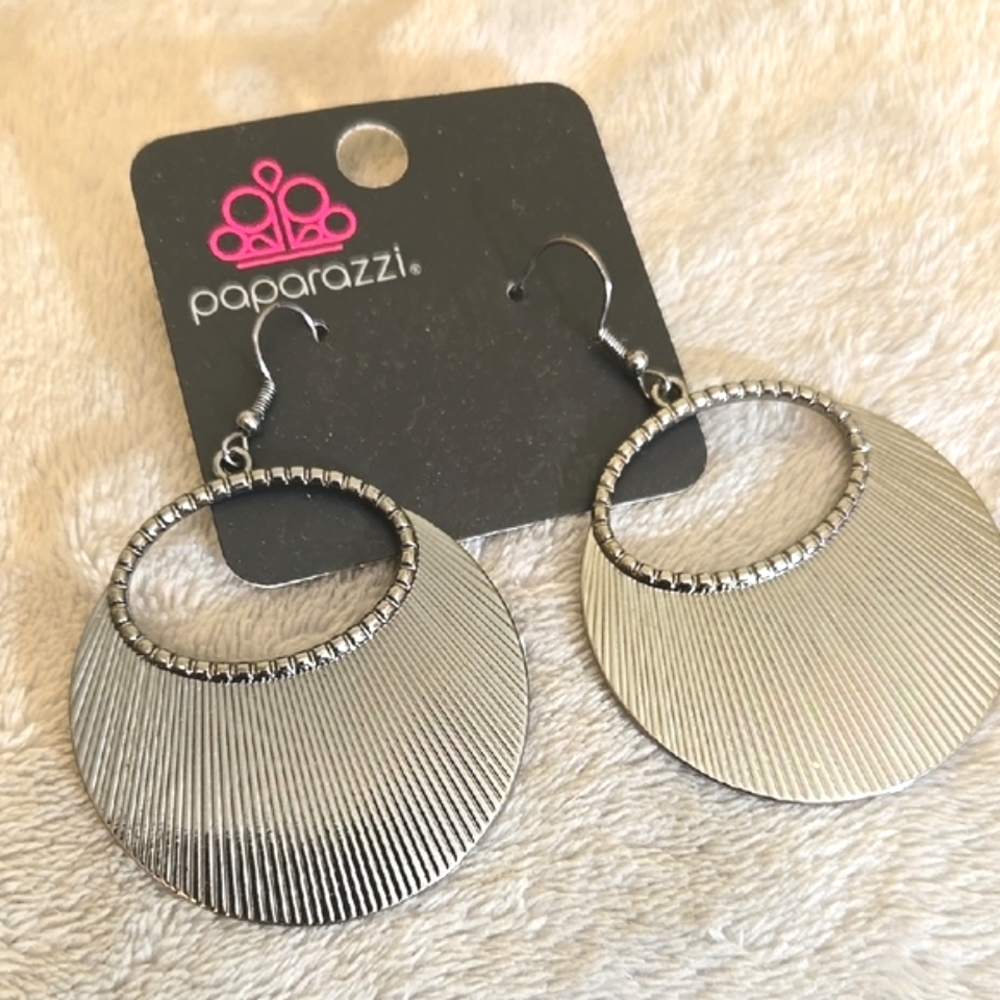#064 Paparazzi Silver Hoop Earrings - Picture 2 of 3